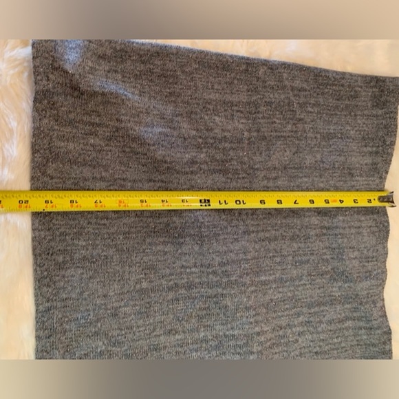 New V Fraas Gray Cashmere Gold Shimmer Blend SCARF Wrap - Picture 4 of 7